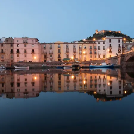 Il Balcone Sul Corso Bosa